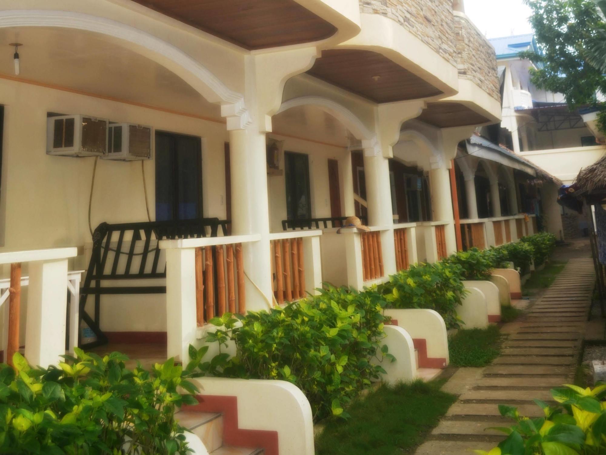 Alliyah'S Beach Resort Balabag  Esterno foto